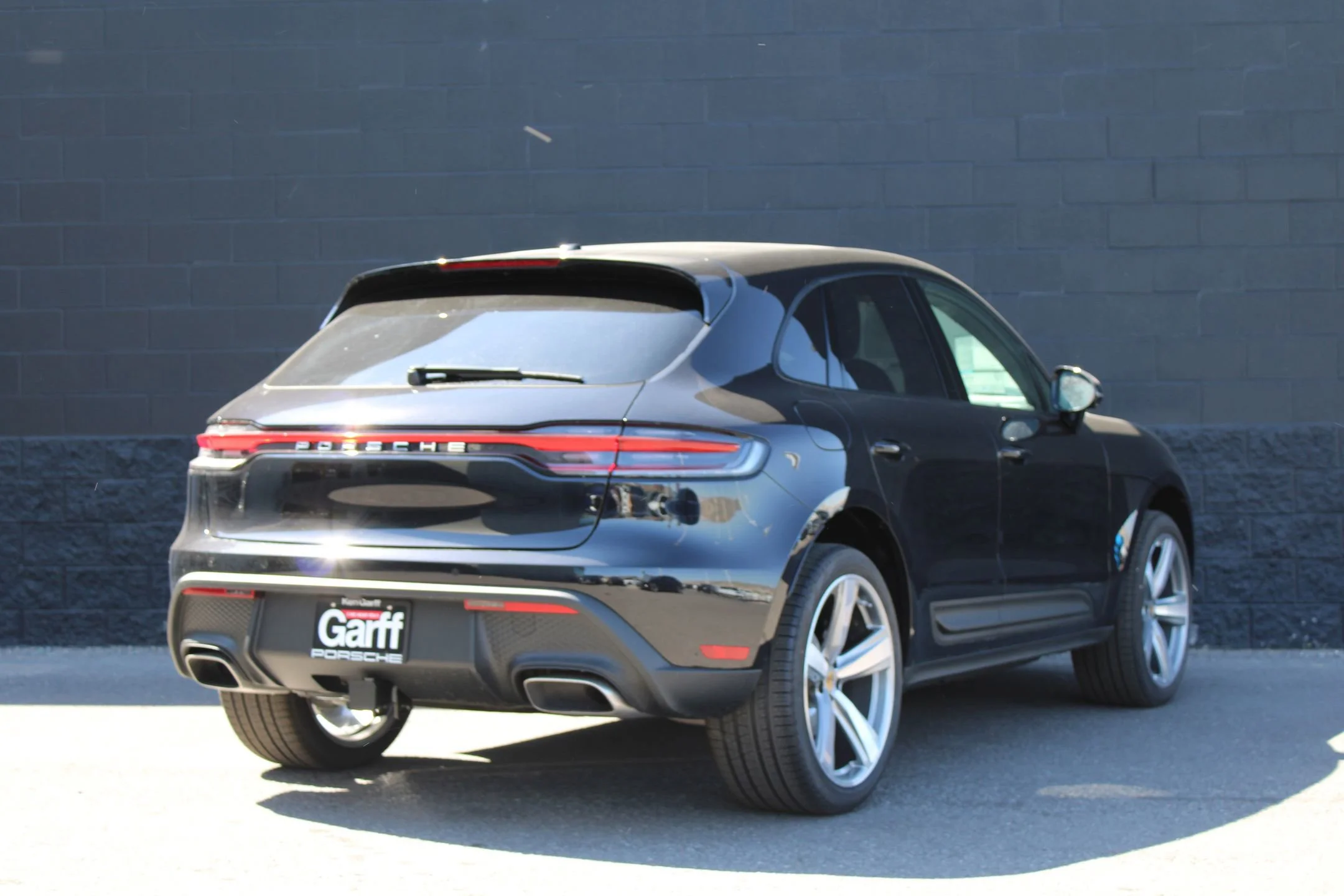 2025 Porsche Macan - Photo 9