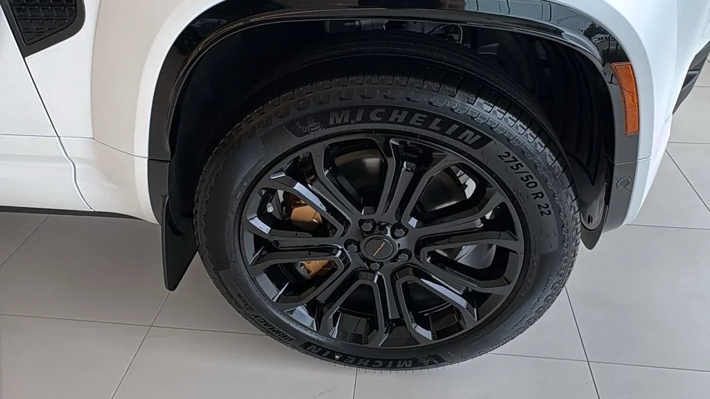 New 2026 White Land Rover OCTA image 7