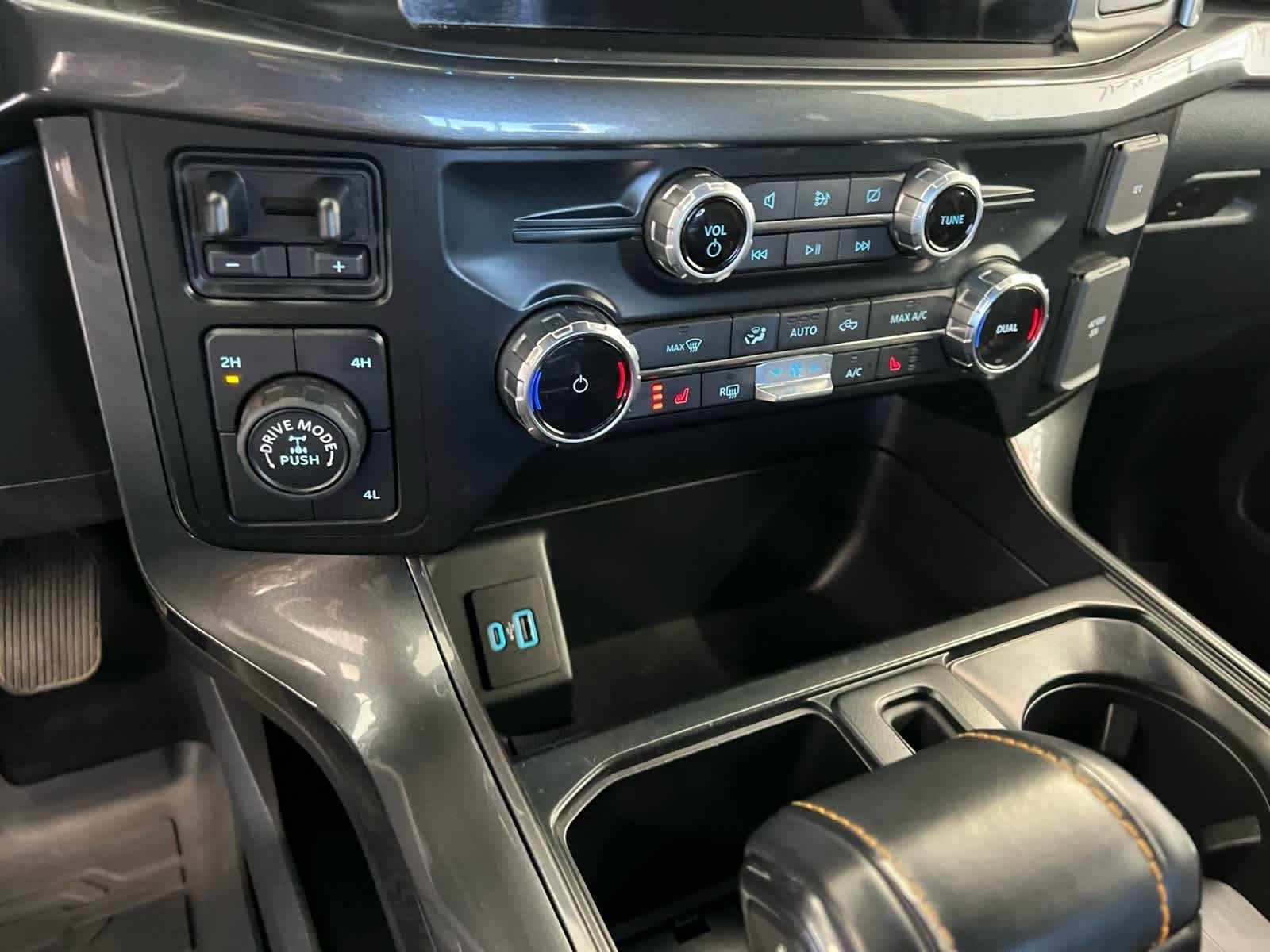 Used 2023 Oxford White Ford Tremor image 18