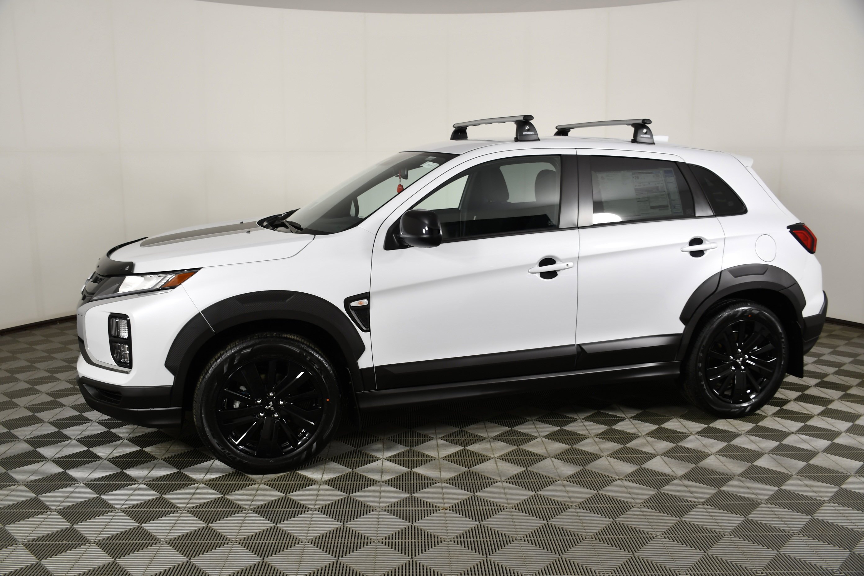 New 2026 White Diamond Mitsubishi Trail Edition image 9