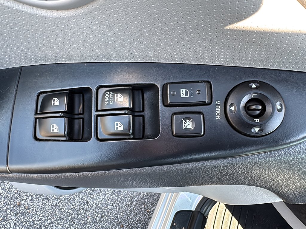 Used 2010 Carbon Gray Mist Hyundai GLS image 26