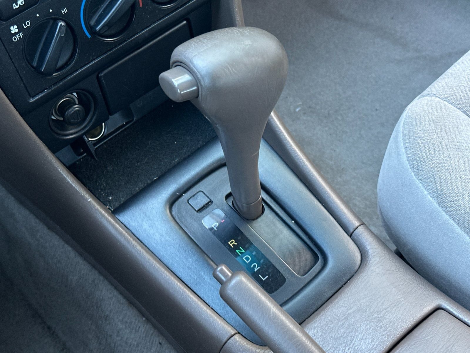 Used 1999 Tan Toyota CE image 18