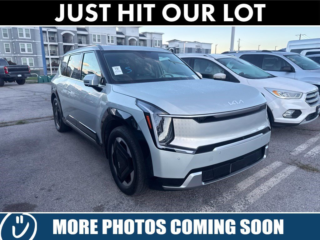 Used 2024 Ivory Silver Kia Land image 6