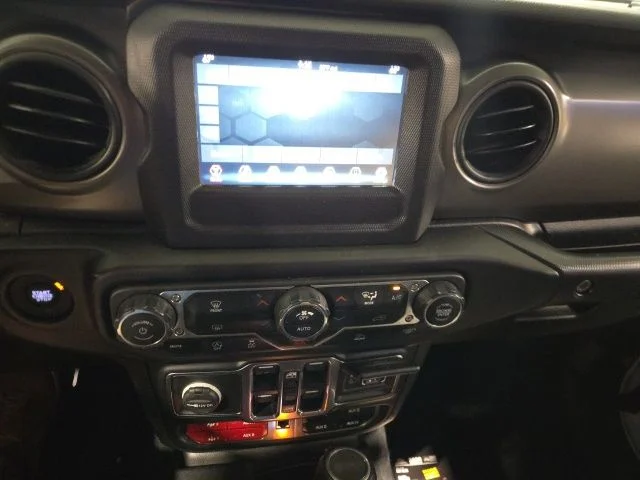 Used 2022 Silver Jeep Unlimited Sport S image 16
