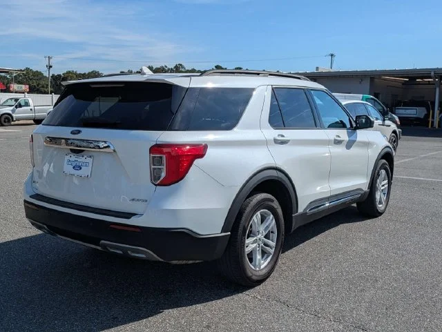 Used 2023 White Metallic Ford XLT image 3
