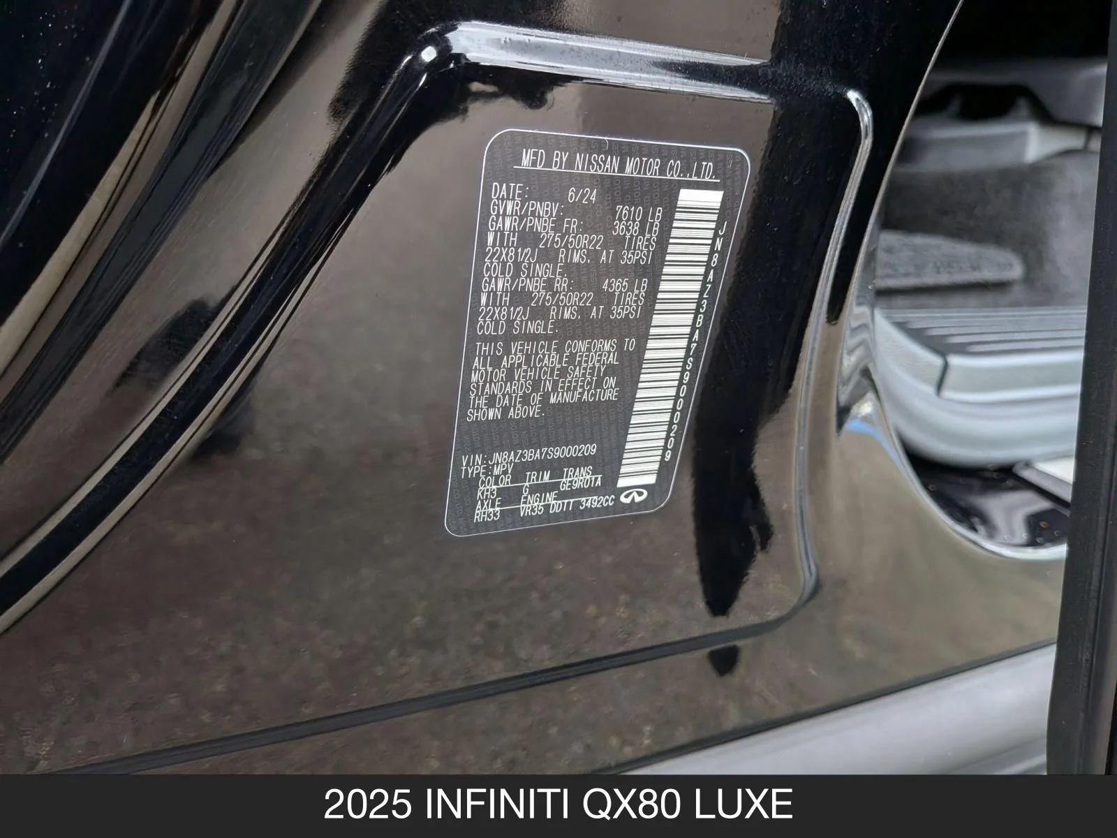 Used 2025 Black Obsidian INFINITI LUXE image 26