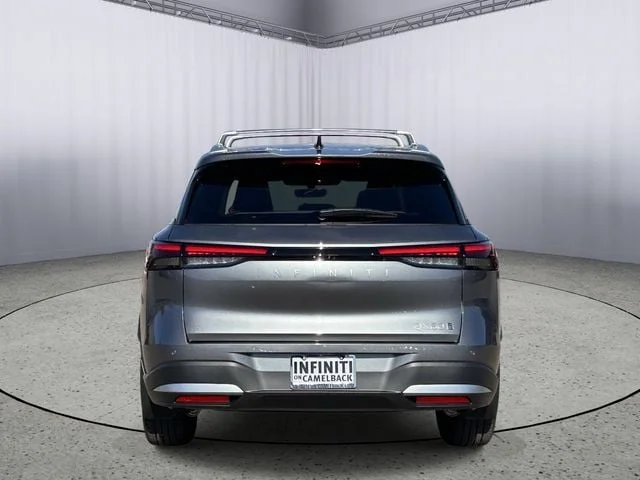 New 2027 GRAPHITE SHADOW INFINITI Luxe AWD image 8