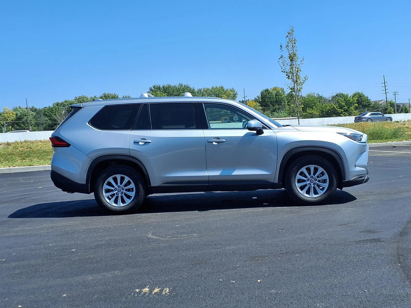 Used 2024 Celestial Silver Metallic Toyota XLE image 29