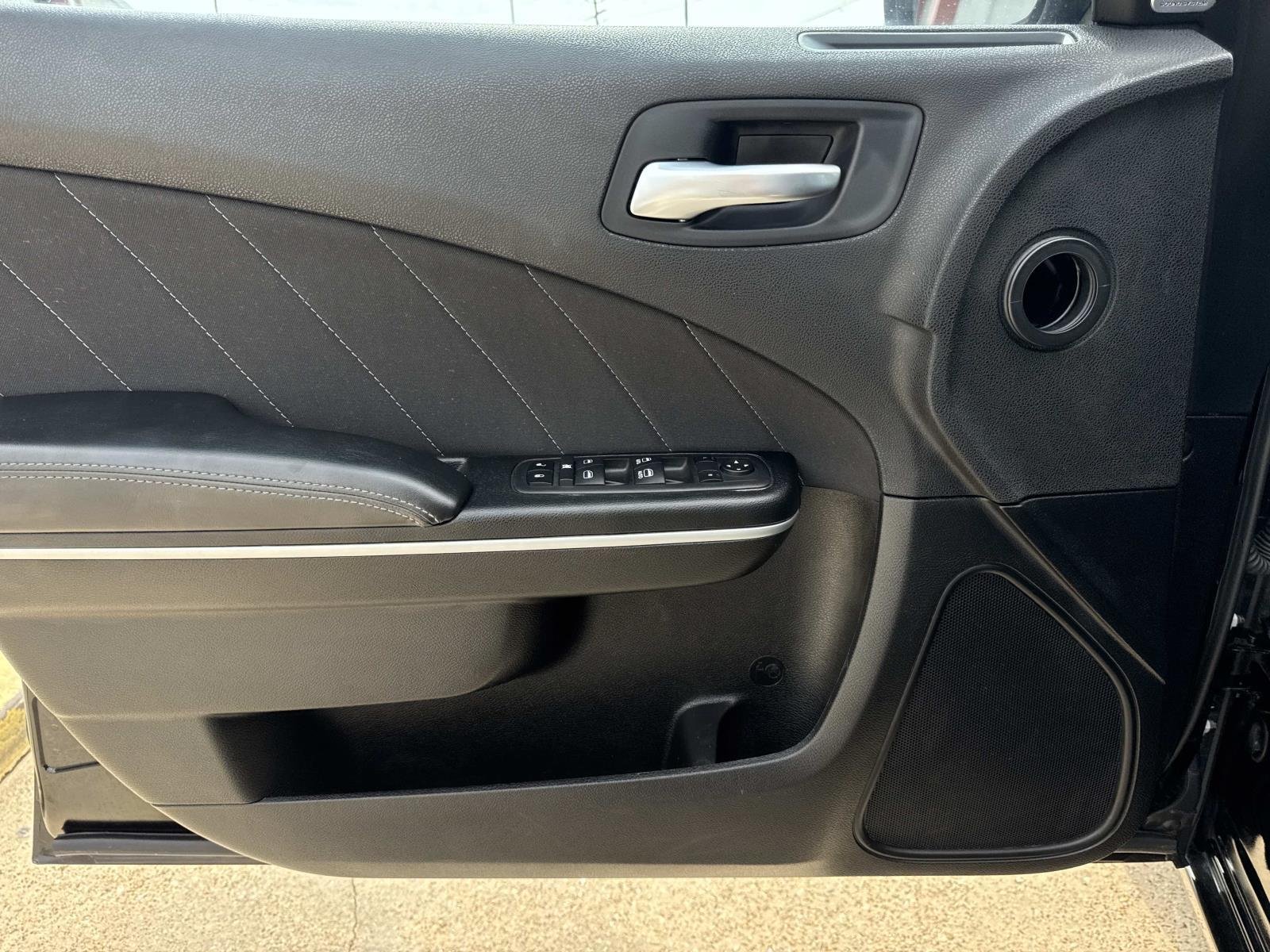 Used 2023 Pitch Black Clearcoat Dodge SXT image 18