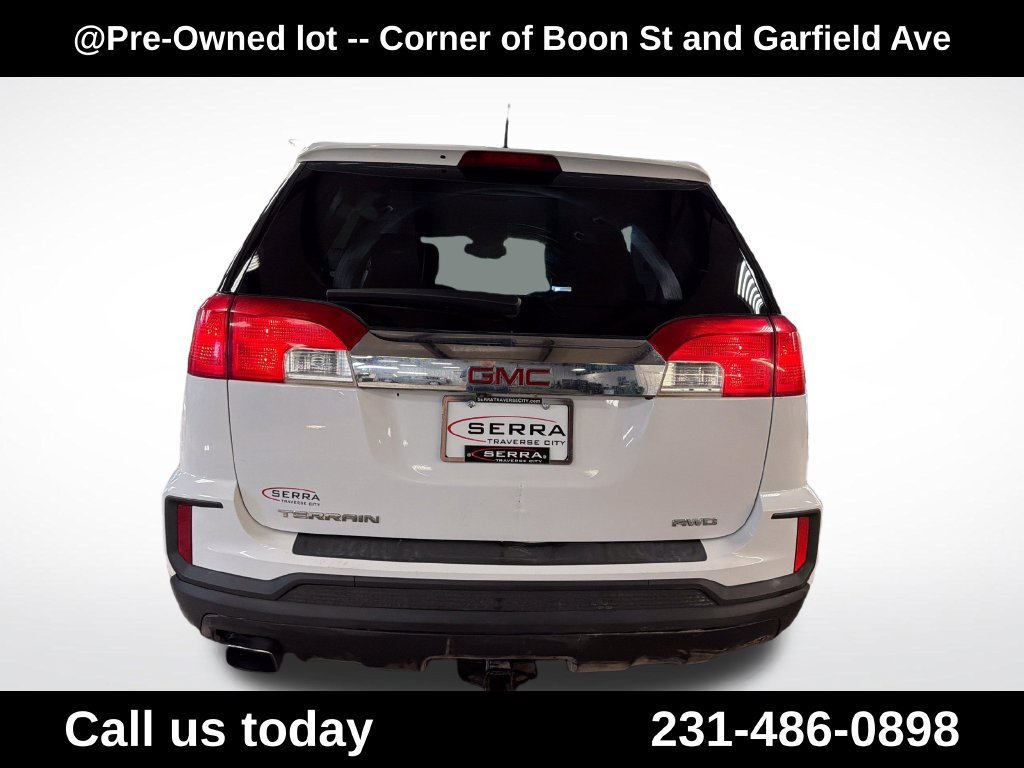 Used 2017 SUMMIT WHITE GMC SLE image 4