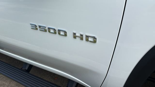 New 2026 Summit White Chevrolet WT image 7