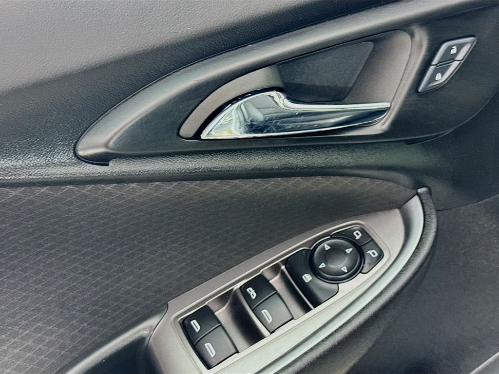 Used 2024 Sterling Gray Metallic Chevrolet LT image 21