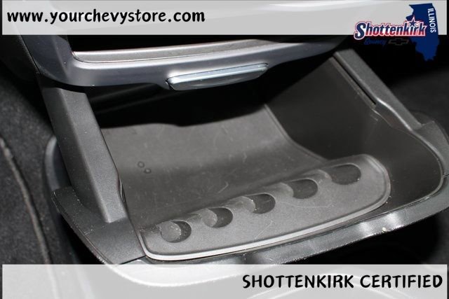 Used 2025 White Chrysler Select image 32