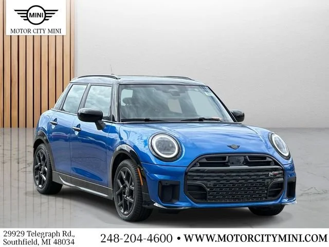 2026 MINI 4 Door Iconic