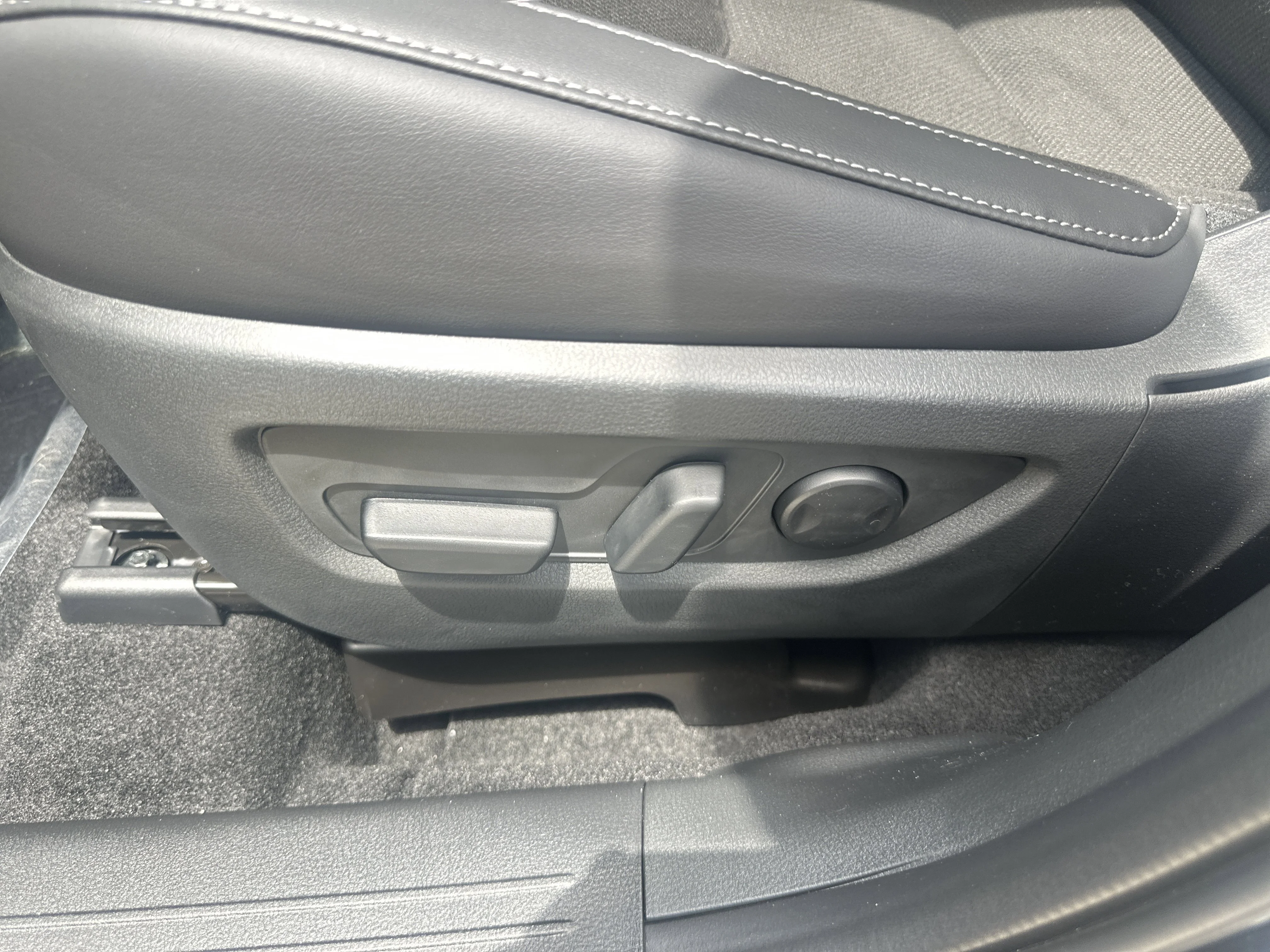 New 2026 Navy Blue Mica Mazda 2.5 S Preferred AWD image 6