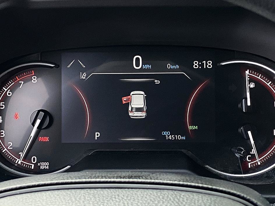 Used 2025 Ice Toyota XLE image 16