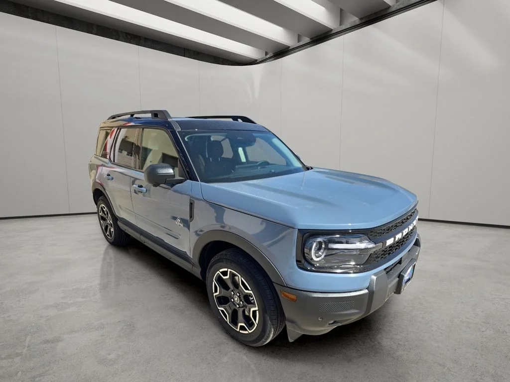 New 2025 Azure Gray Metallic Tri-Coat Ford Outer Banks® image 7
