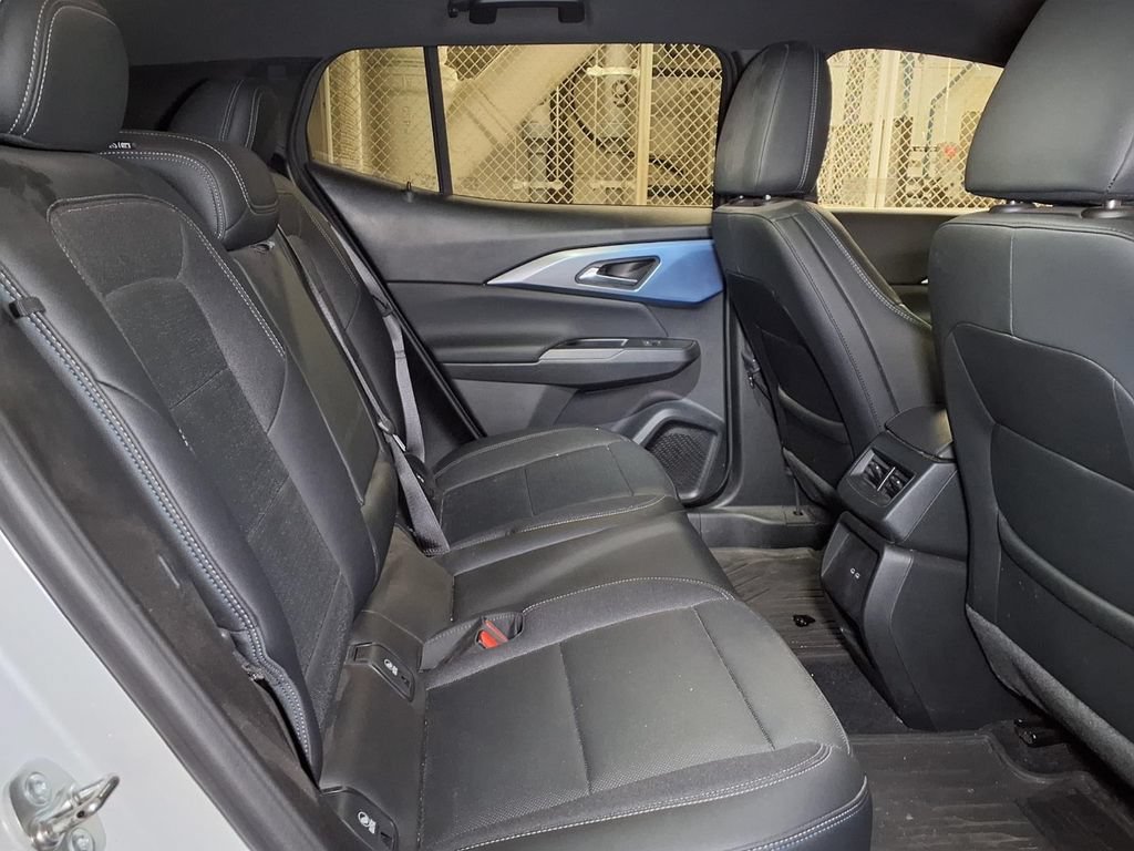 Used 2024 Iridescent Pearl Tricoat Chevrolet 2LT image 25