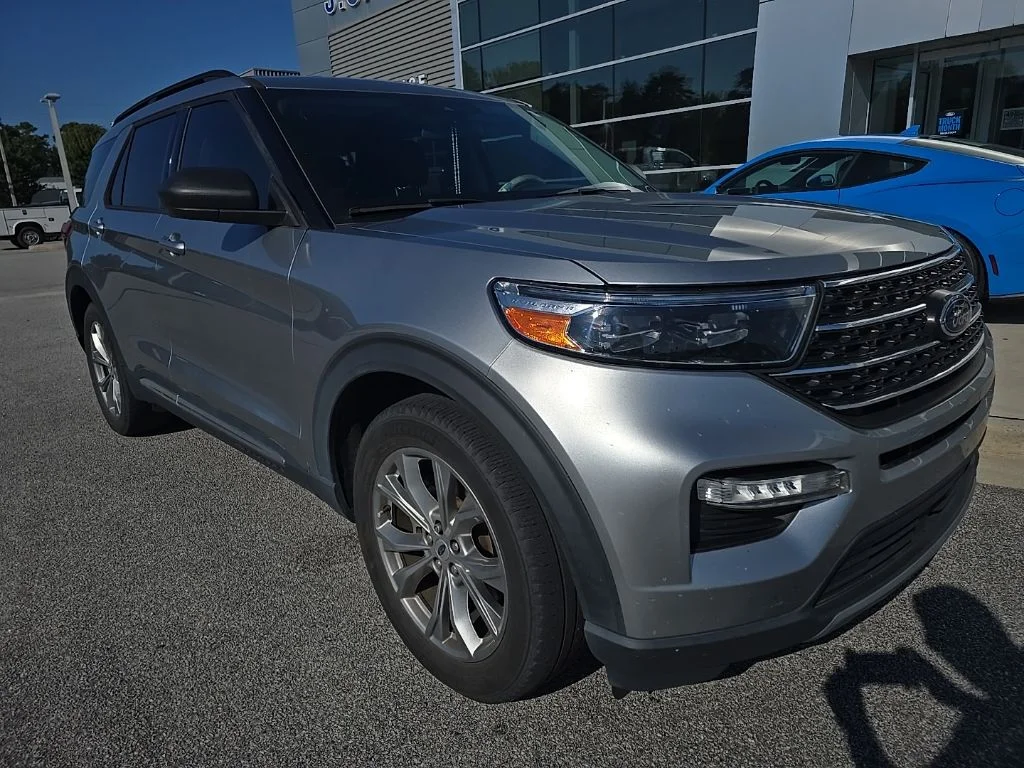 Used 2023 Silver Metallic Ford XLT image 3