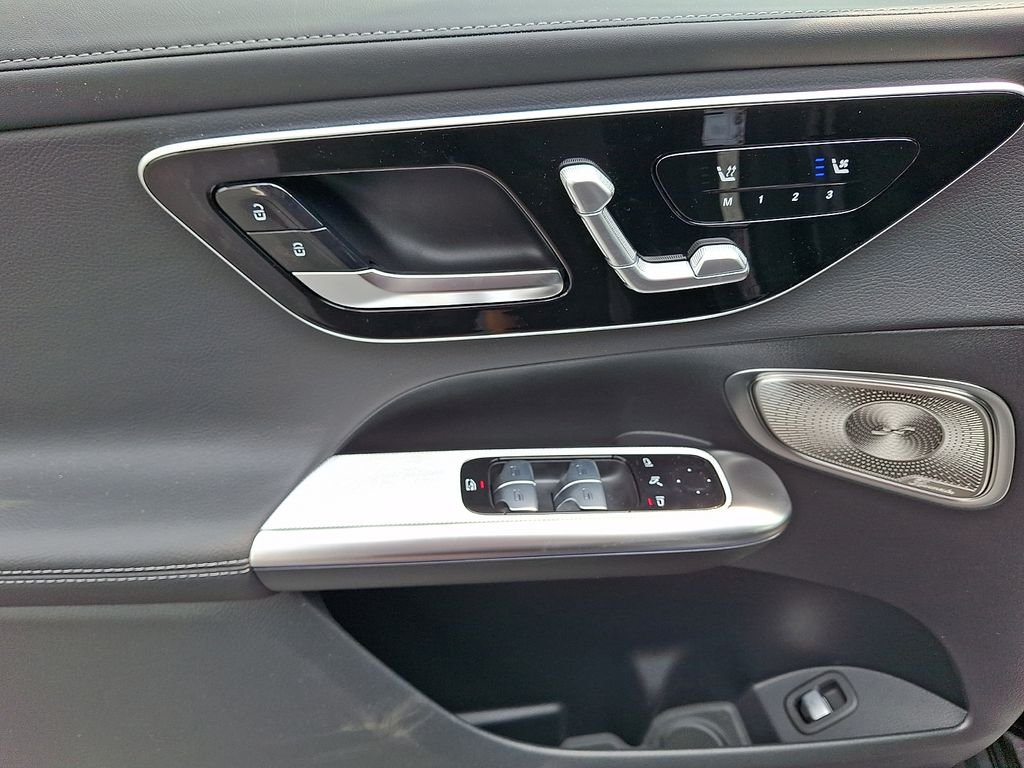 New 2027 Graphite Grey Metallic Mercedes-Benz GLC 300 image 11