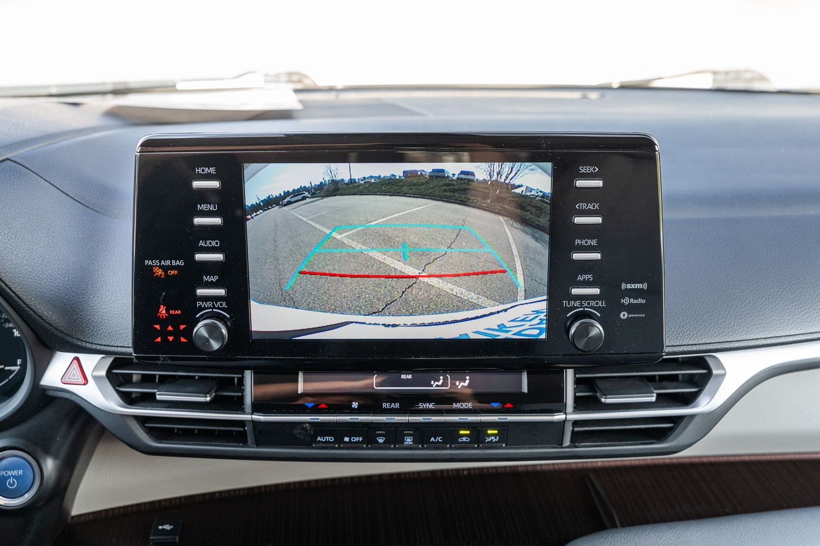2024 Toyota Sienna LE - Photo 38