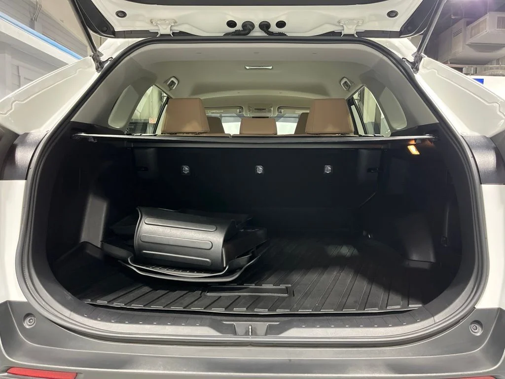 Used 2021 Super White Toyota XLE image 31