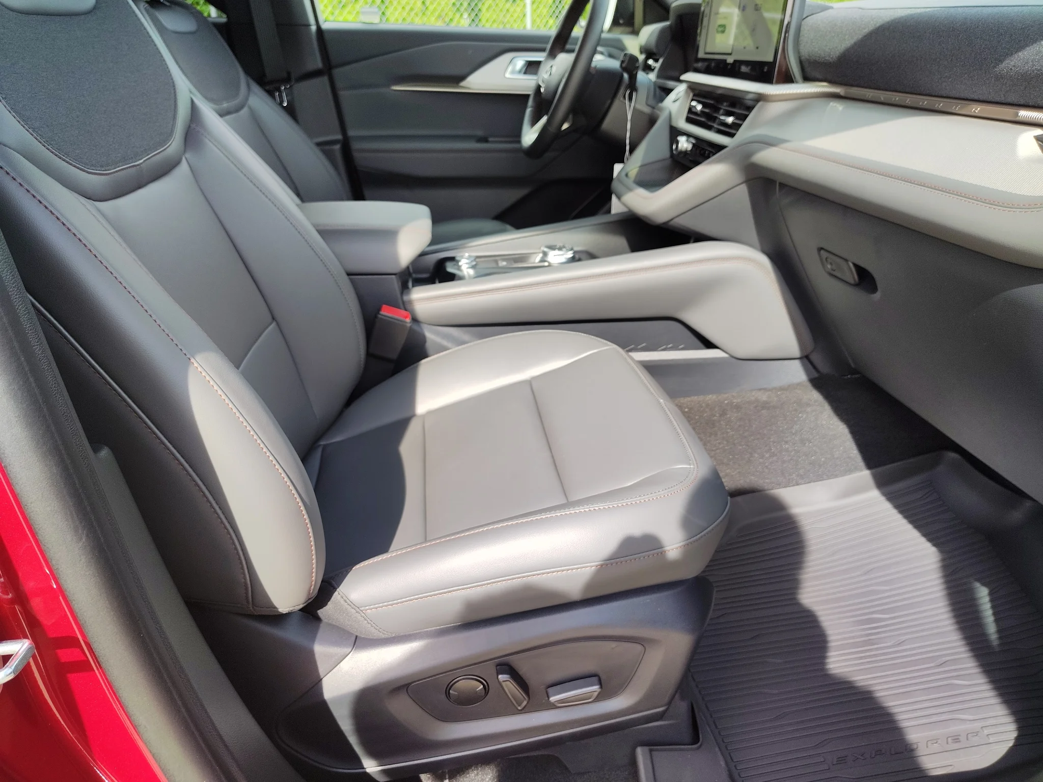 New 2027 Ruby Red Metallic Tinted Clearcoat Ford Active image 15