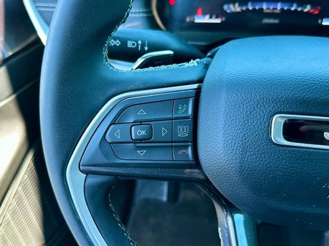 Used 2023 Black Jeep Laredo image 29