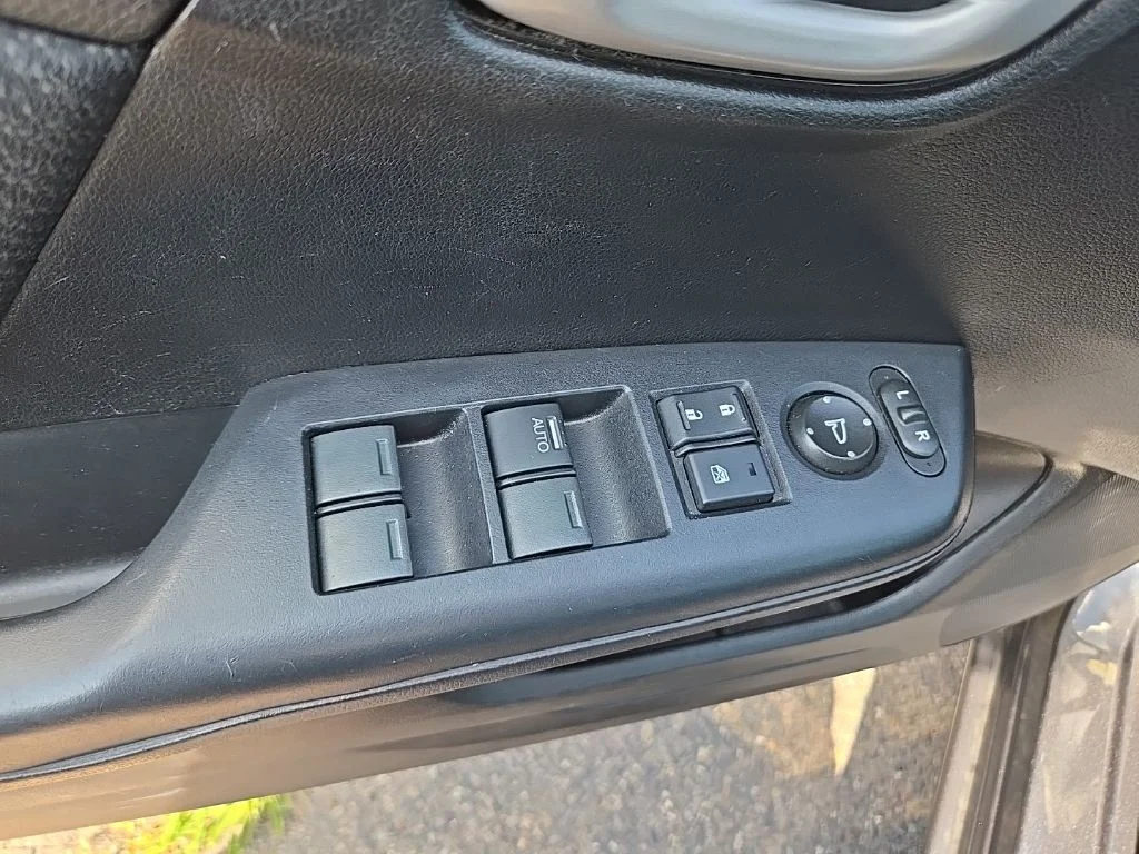 Used 2013 Gray Honda LX image 16