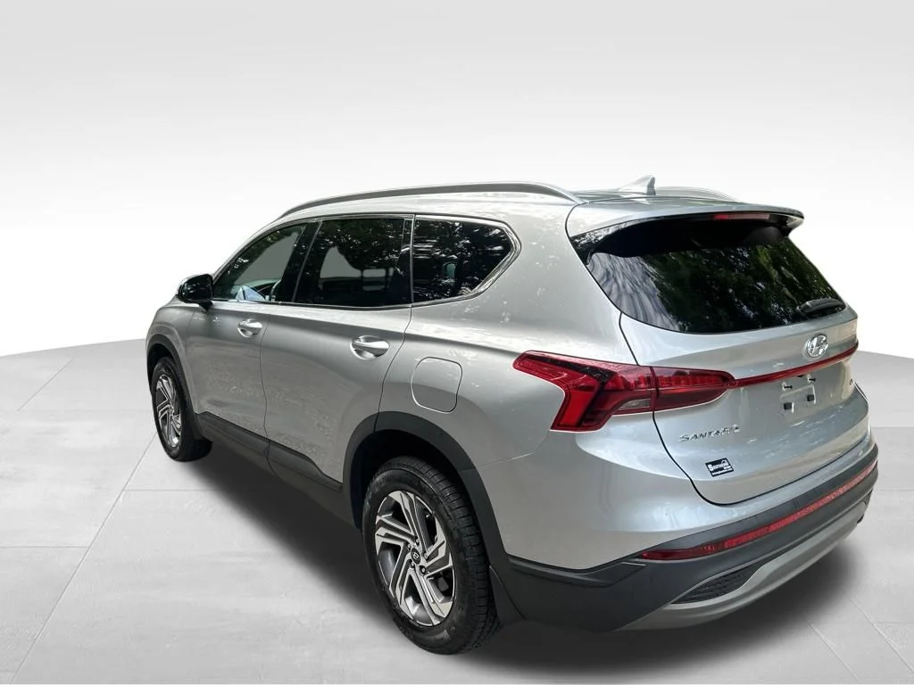 Used 2023 Silver Hyundai SEL image 3