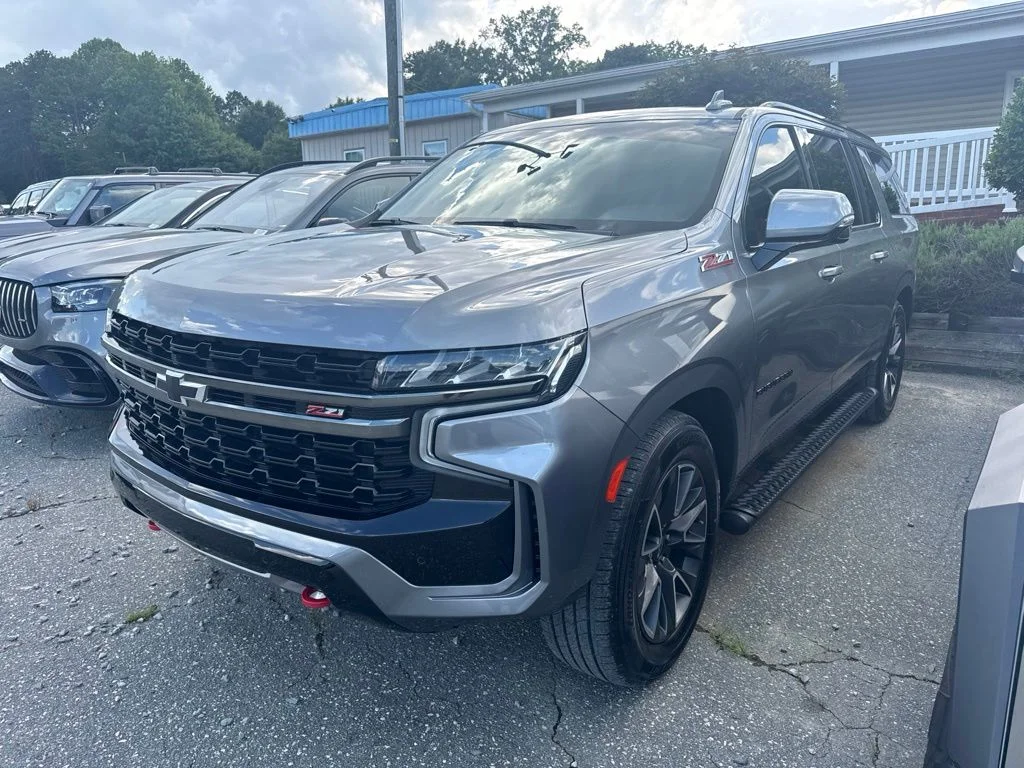 Used 2021 Gray Chevrolet Z71 image 1
