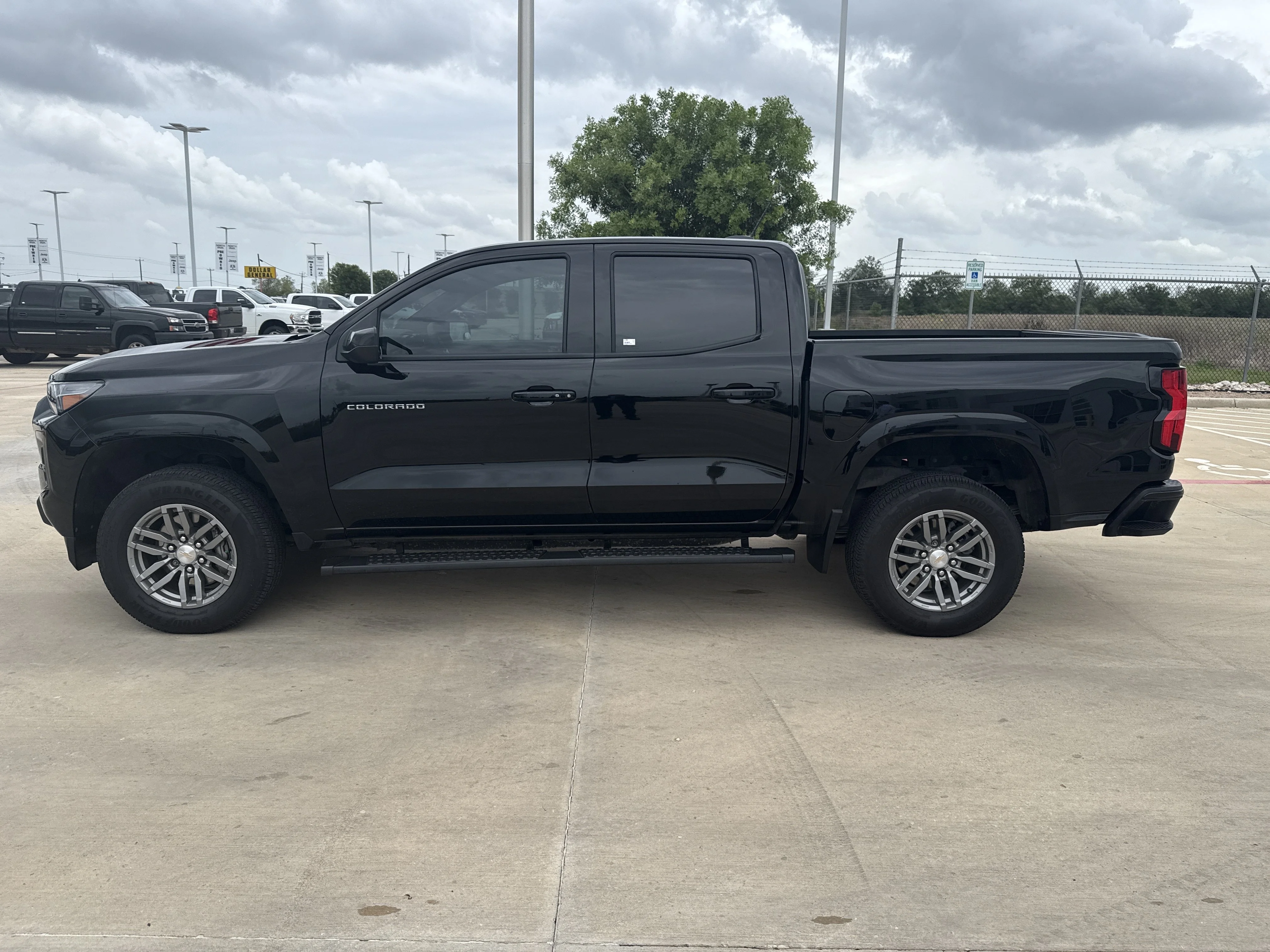 Used 2025 Black Chevrolet LT image 10