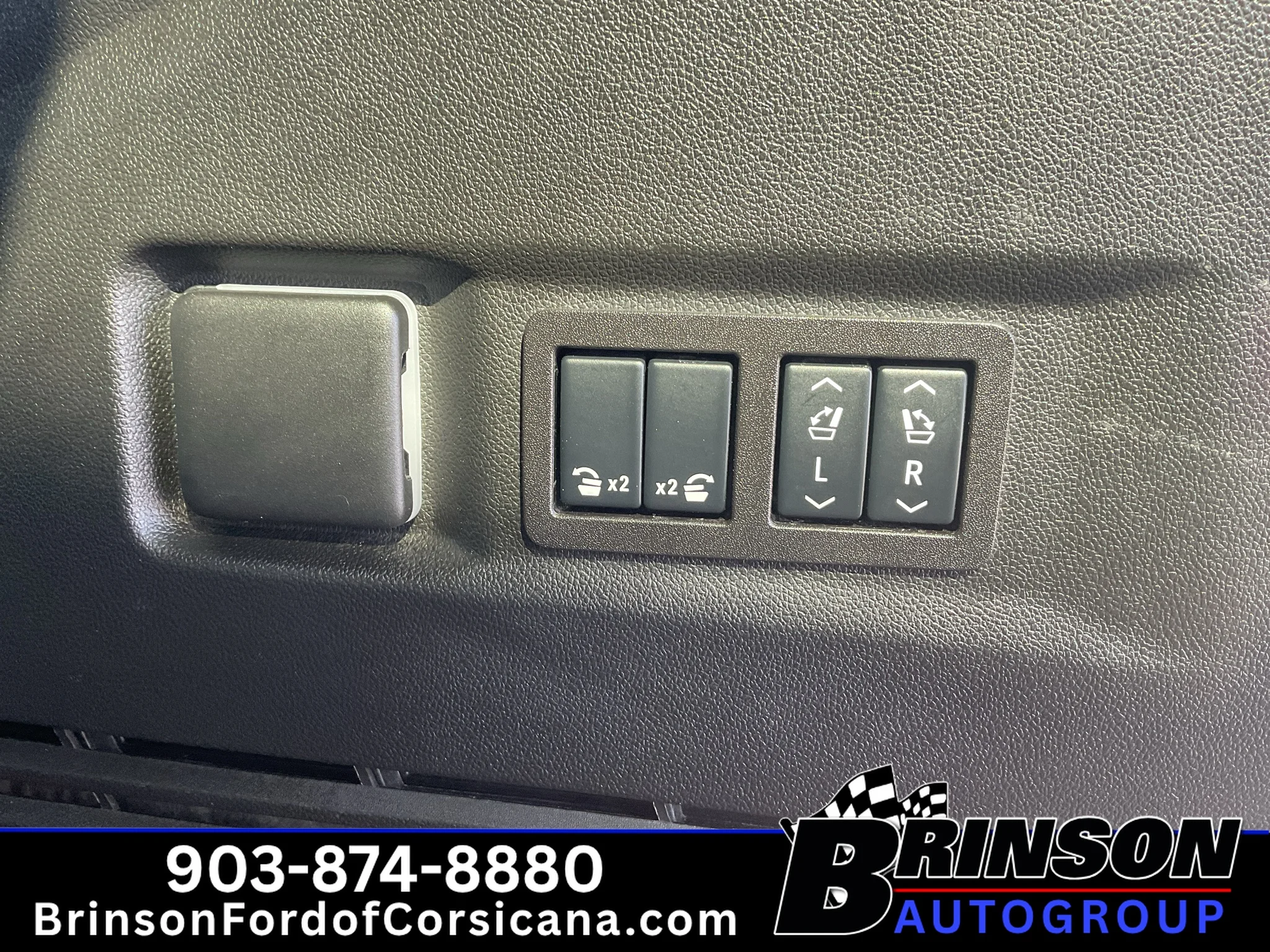 Used 2025 Summit White GMC AT4 Ultimate image 14