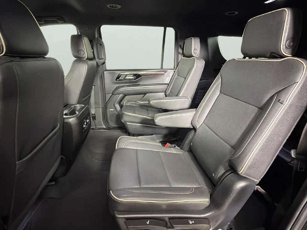 Used 2025 Black Chevrolet Premier image 27