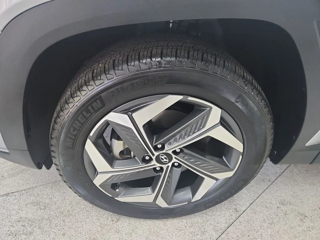 Used 2024 Silver Hyundai SEL image 14