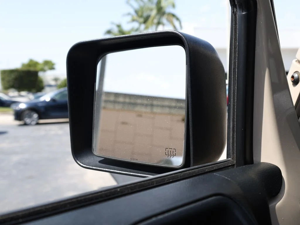 Used 2016 Beige Jeep Unlimited Sport image 9
