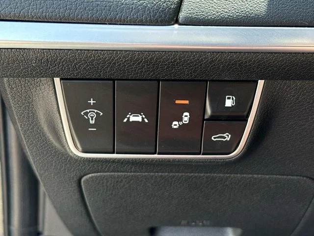 Used 2018 Black Kia GT2 image 29
