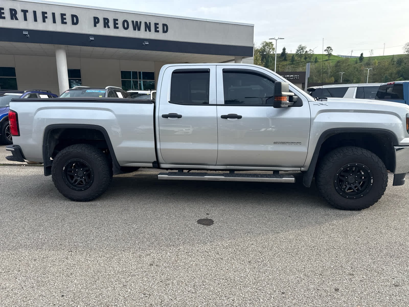 Used 2019 Quicksilver Metallic GMC  image 4