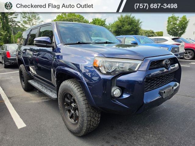 Used 2017 Nautical Blue Metallic Toyota SR5 image 3