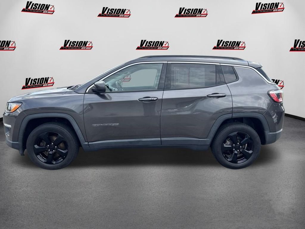 Used 2017 Gray Jeep Latitude image 9