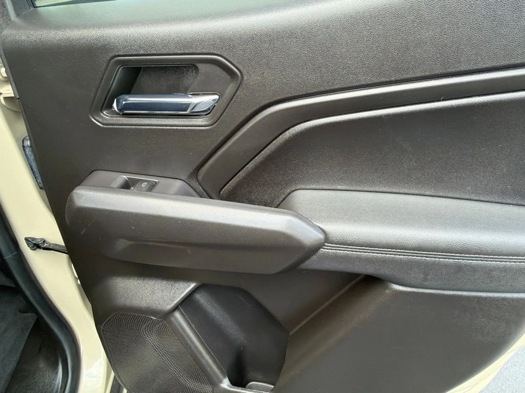 Used 2023 Beige GMC Elevation image 17
