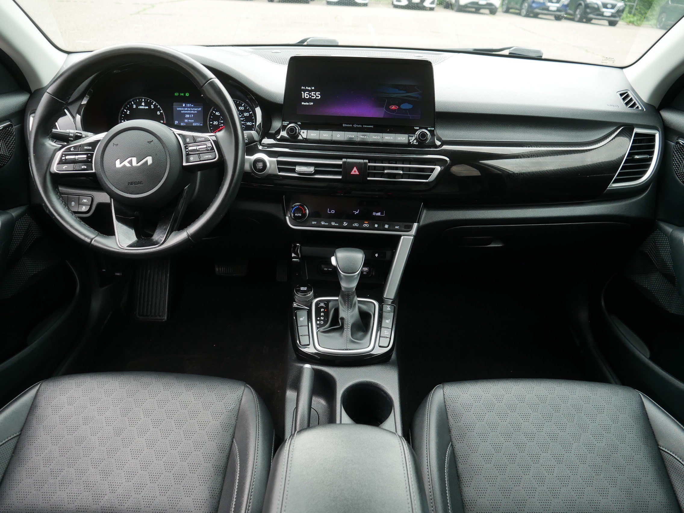 Used 2023 Snow White Pearl Kia EX image 10