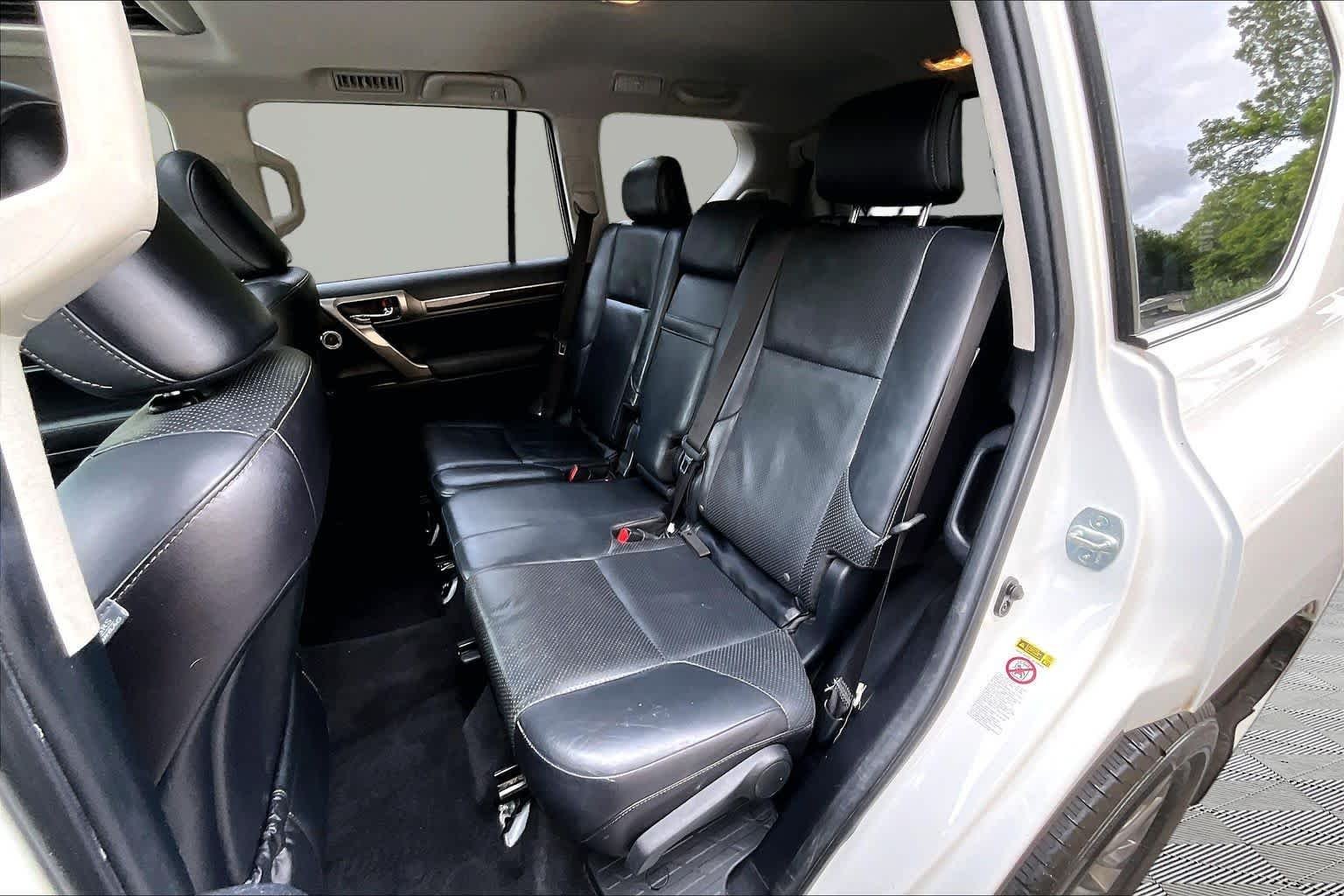 Used 2015 Starfire Pearl Lexus Luxury image 20