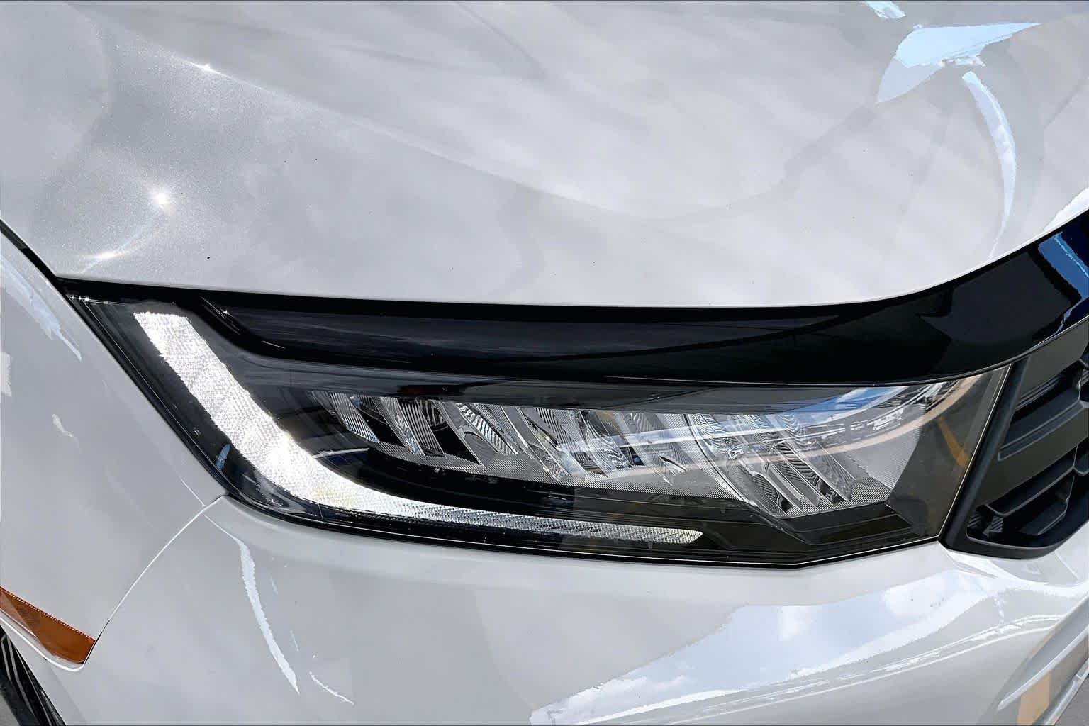 Used 2025 Platinum White Pearl Honda Sport-L image 28