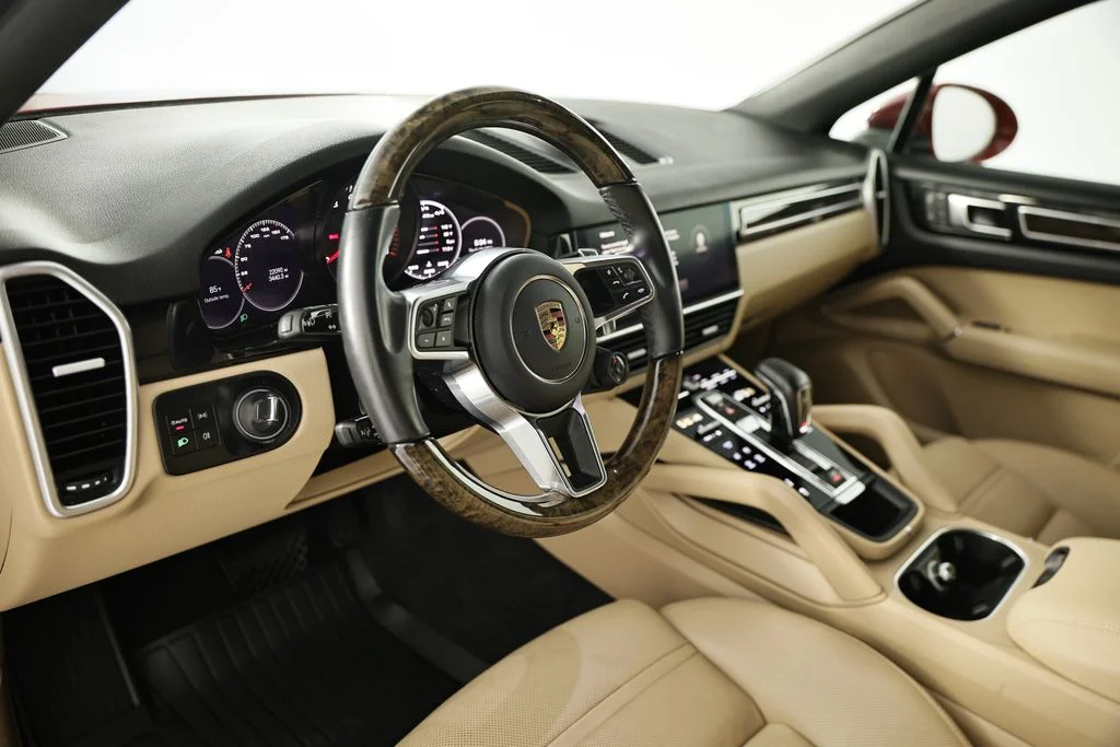 Used 2023 Red Porsche  image 4