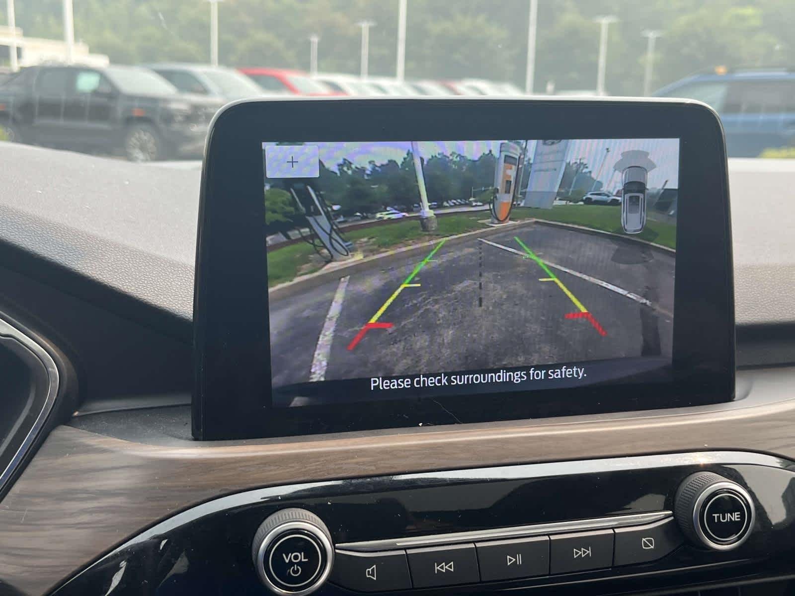 Used 2020  Ford Titanium Hybrid image 26