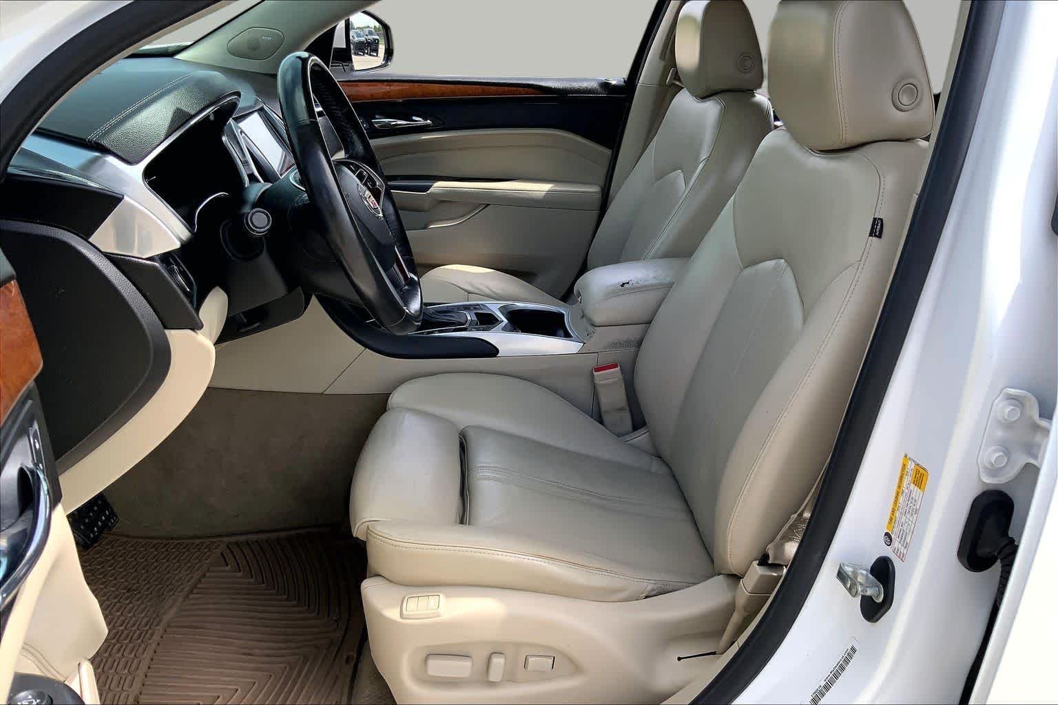 Used 2013 Platinum Ice Tricoat Cadillac Luxury Collection image 8