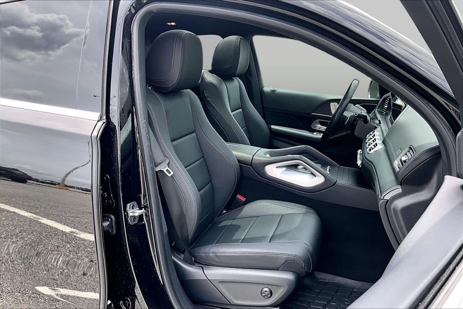Used 2025 Obsidian Black Metallic Mercedes-Benz GLE 450 image 9