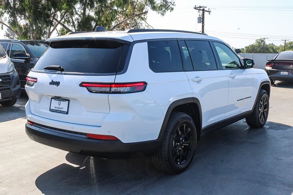New 2026 Bright White Clearcoat Jeep Altitude image 9