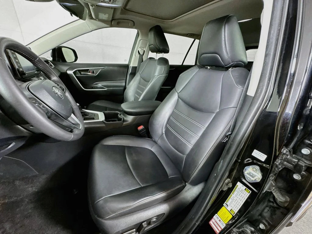 Used 2022 Black Toyota XLE Premium image 24